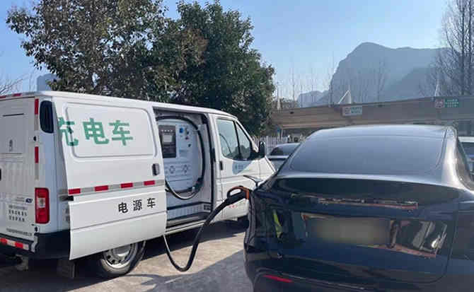 德惠汽车搭电